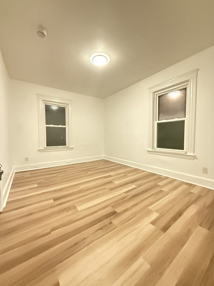 242 4th Ave #4 - Photo 5 of 10