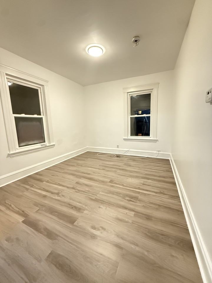 242 4th Ave #4 - Photo 7 of 10