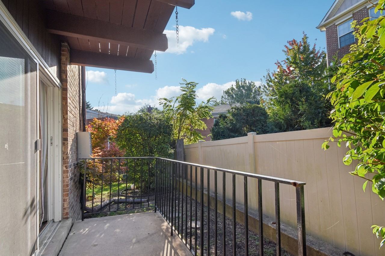 505 N Kenilworth Ave #4 - Photo 5 of 21