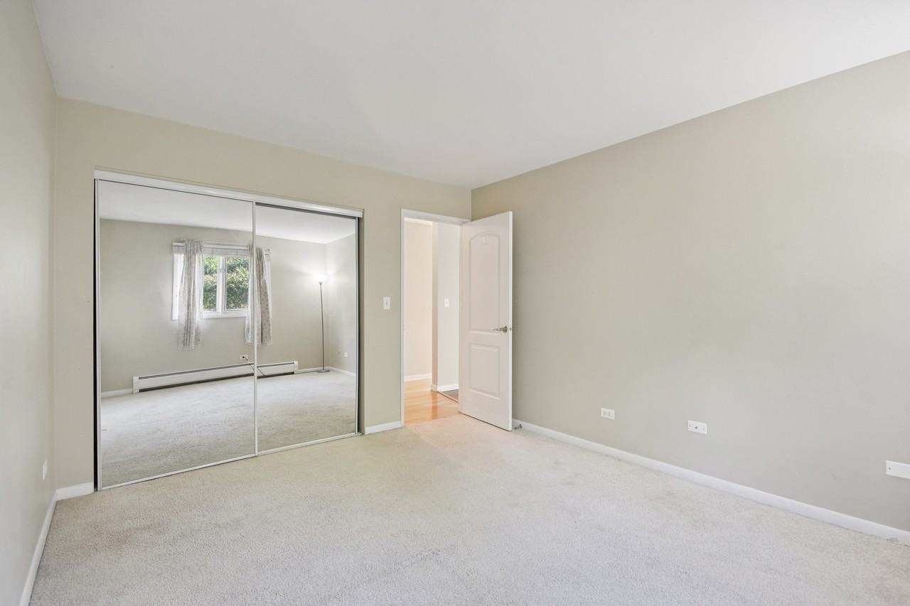 505 N Kenilworth Ave #4 - Photo 6 of 21