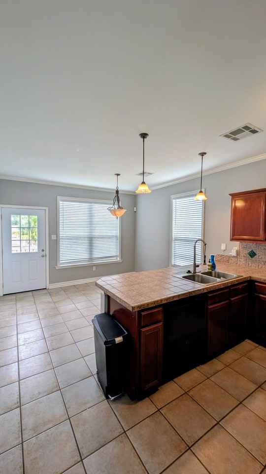 39 Brandon Hall Dr #NA - Photo 4 of 7