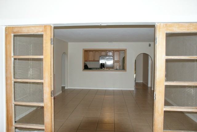 1433 Ne 17th Ter #NA - Photo 3 of 10