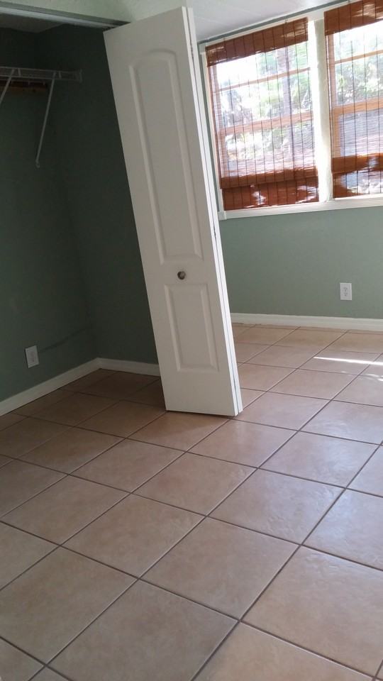 1433 Ne 17th Ter #NA - Photo 6 of 10