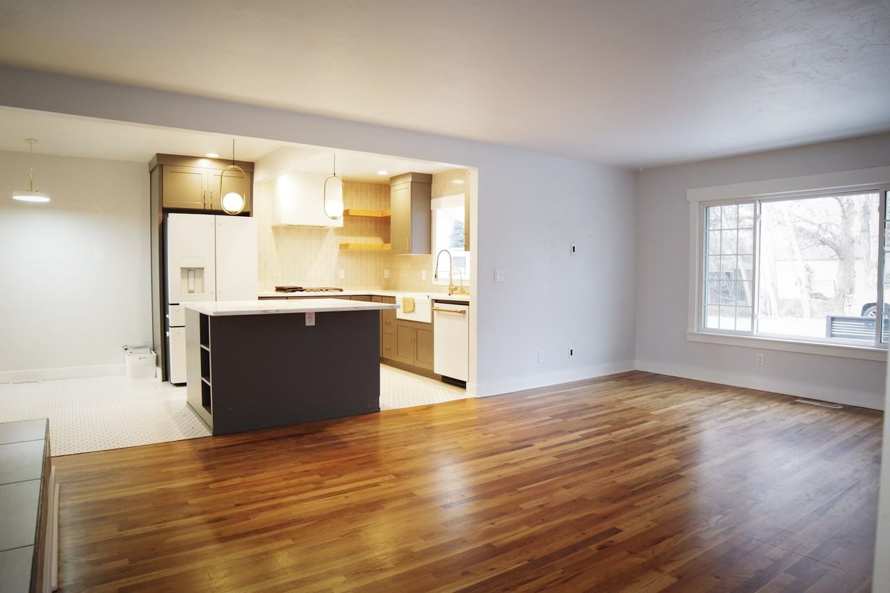 4811 W Rose Hill St #1 - Photo 2 of 20