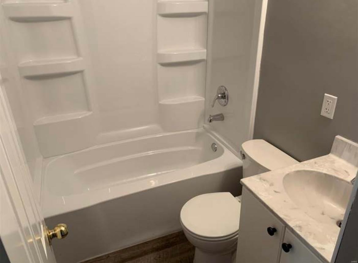 106 E Madison St #NA - Photo 5 of 14