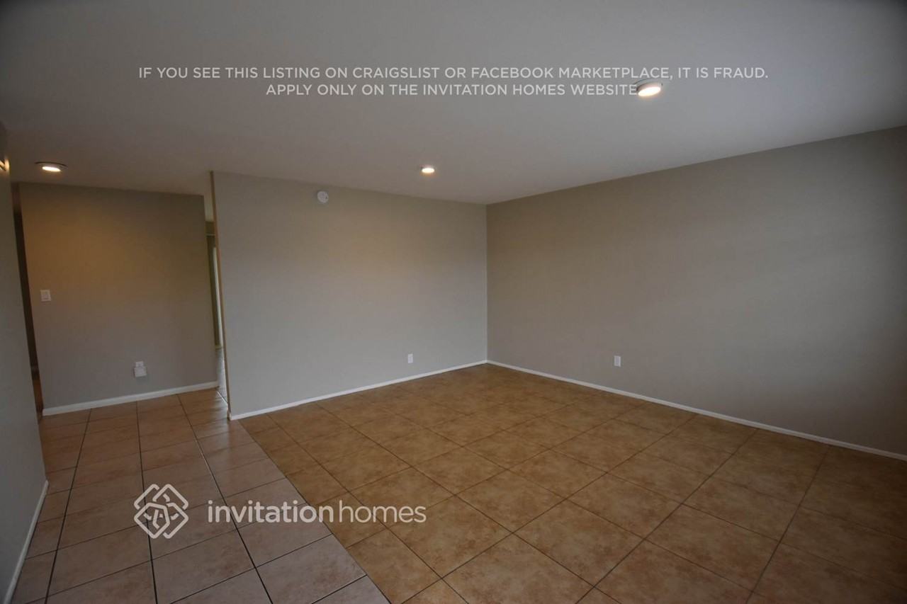 3335 W Mclellan Blvd - Photo 2 of 10