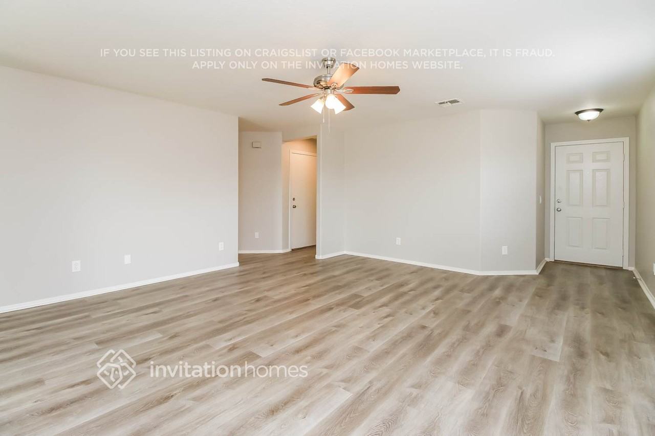 2253 E Meadow Mist Ln - Photo 2 of 16