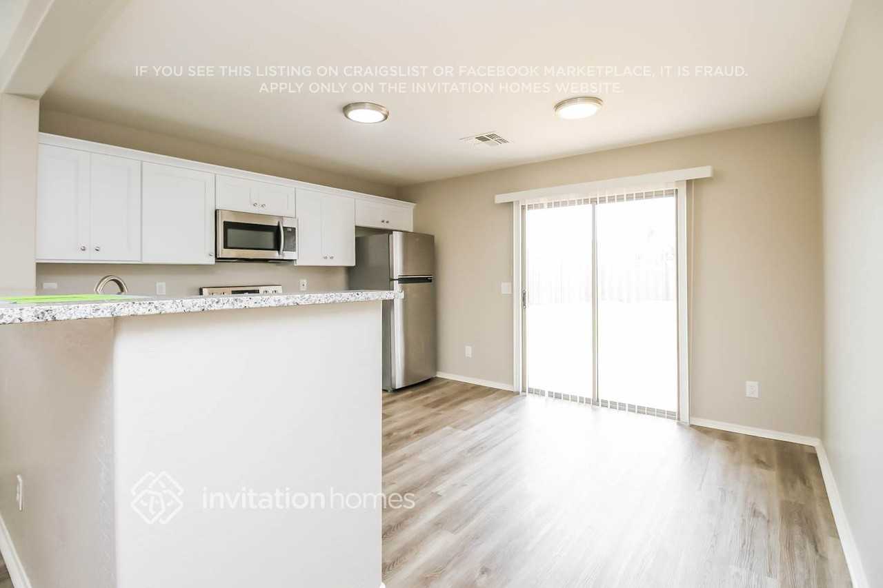 2253 E Meadow Mist Ln - Photo 7 of 16