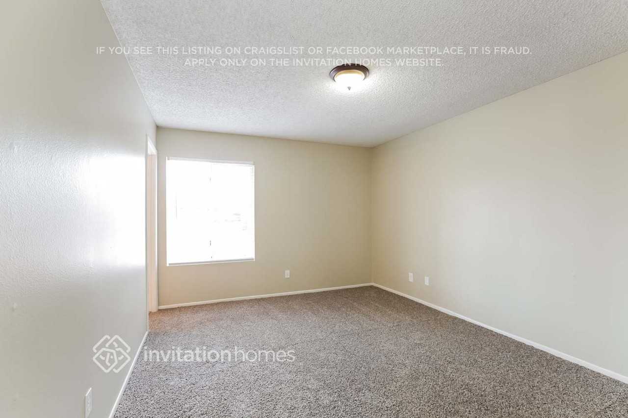 2340 W Portobello Ave - Photo 7 of 17