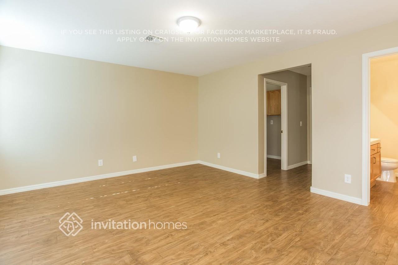 3703 Funston Way - Photo 4 of 11