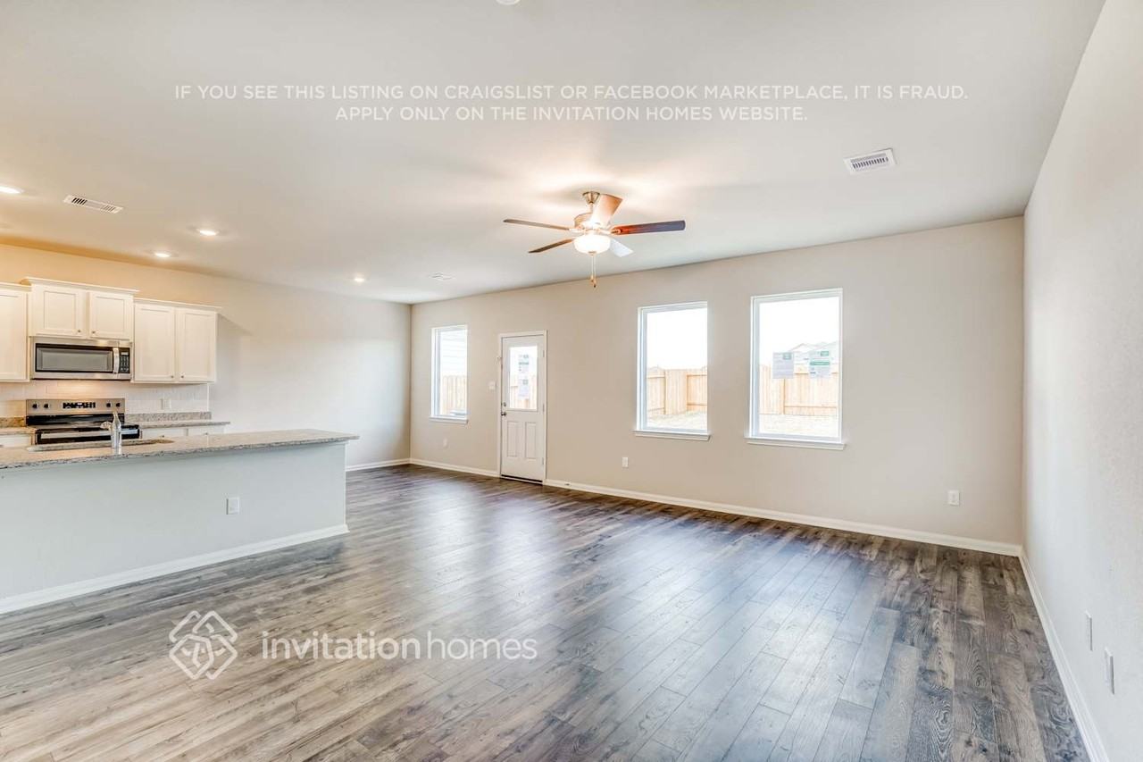 8219 Blooming Meadow Ln - Photo 6 of 18