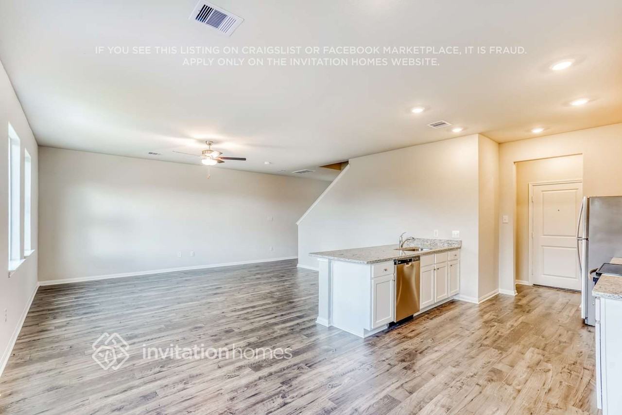 8219 Blooming Meadow Ln - Photo 7 of 18