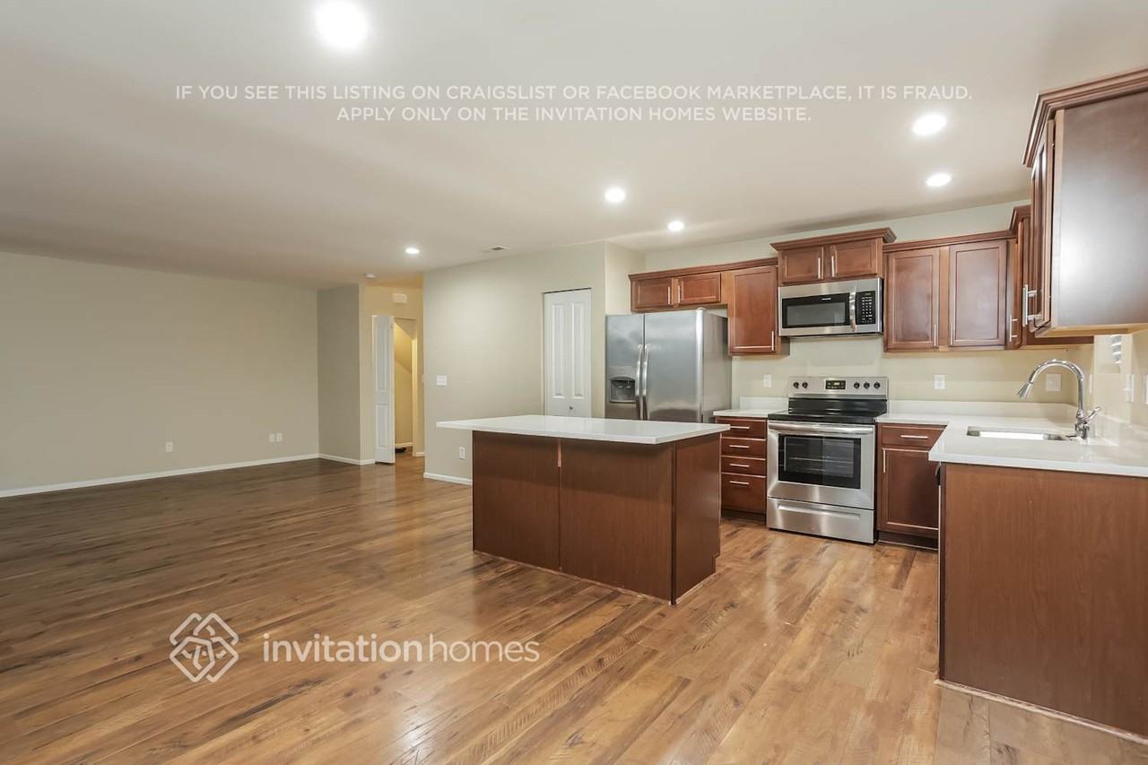 2011 199th St E - Photo 7 of 18