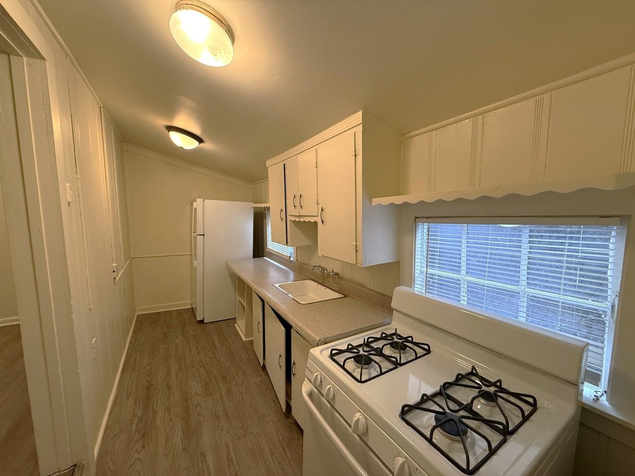 1092 Humboldt Avenue (G) - Photo 4 of 8