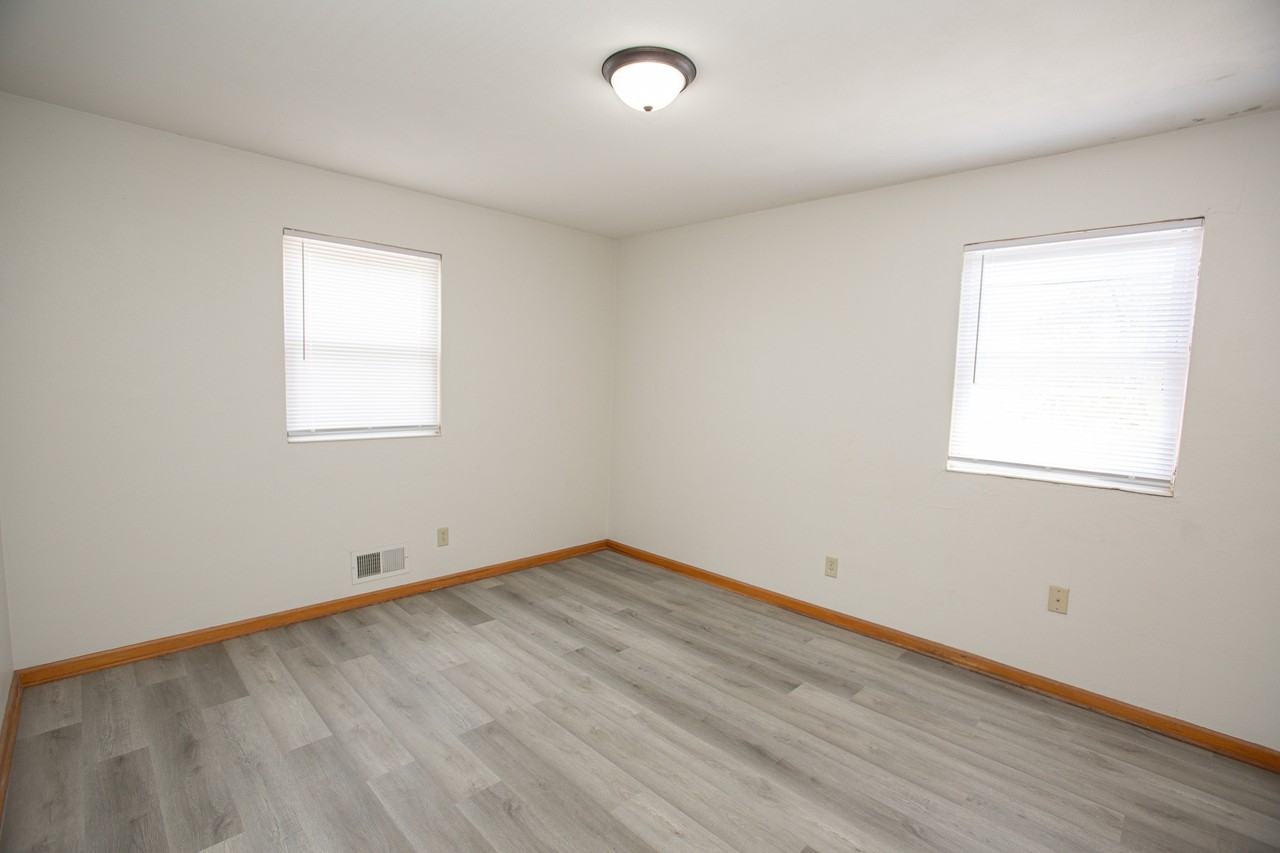 201 Ash / 1002 E Capitol - Photo 7 of 11