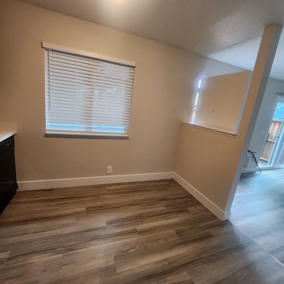 647 Dutton Avenue - Photo 3 of 8