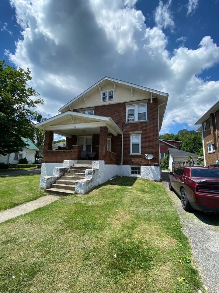 916 College Ave - Photo 4 of 17