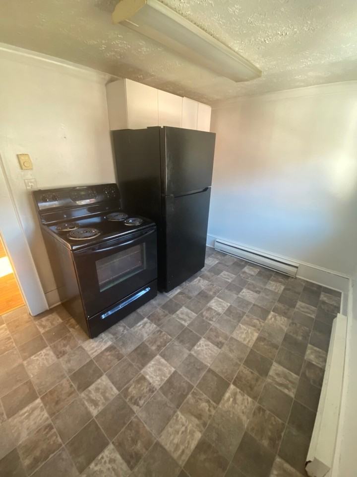 916 College Ave - Photo 6 of 17