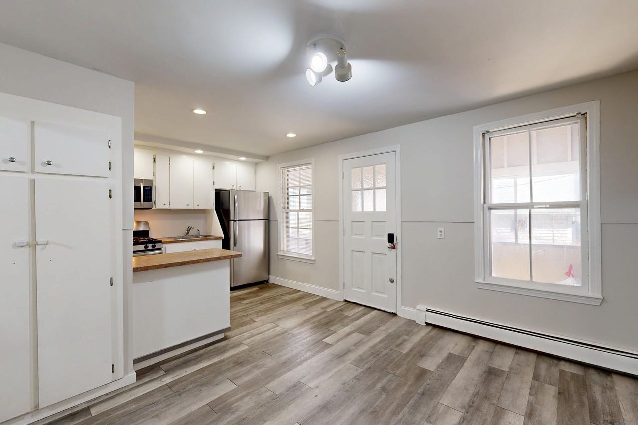 165 16.5 Bremen Street16.5 Bremen Street - 2 #2 - Photo 5 of 20