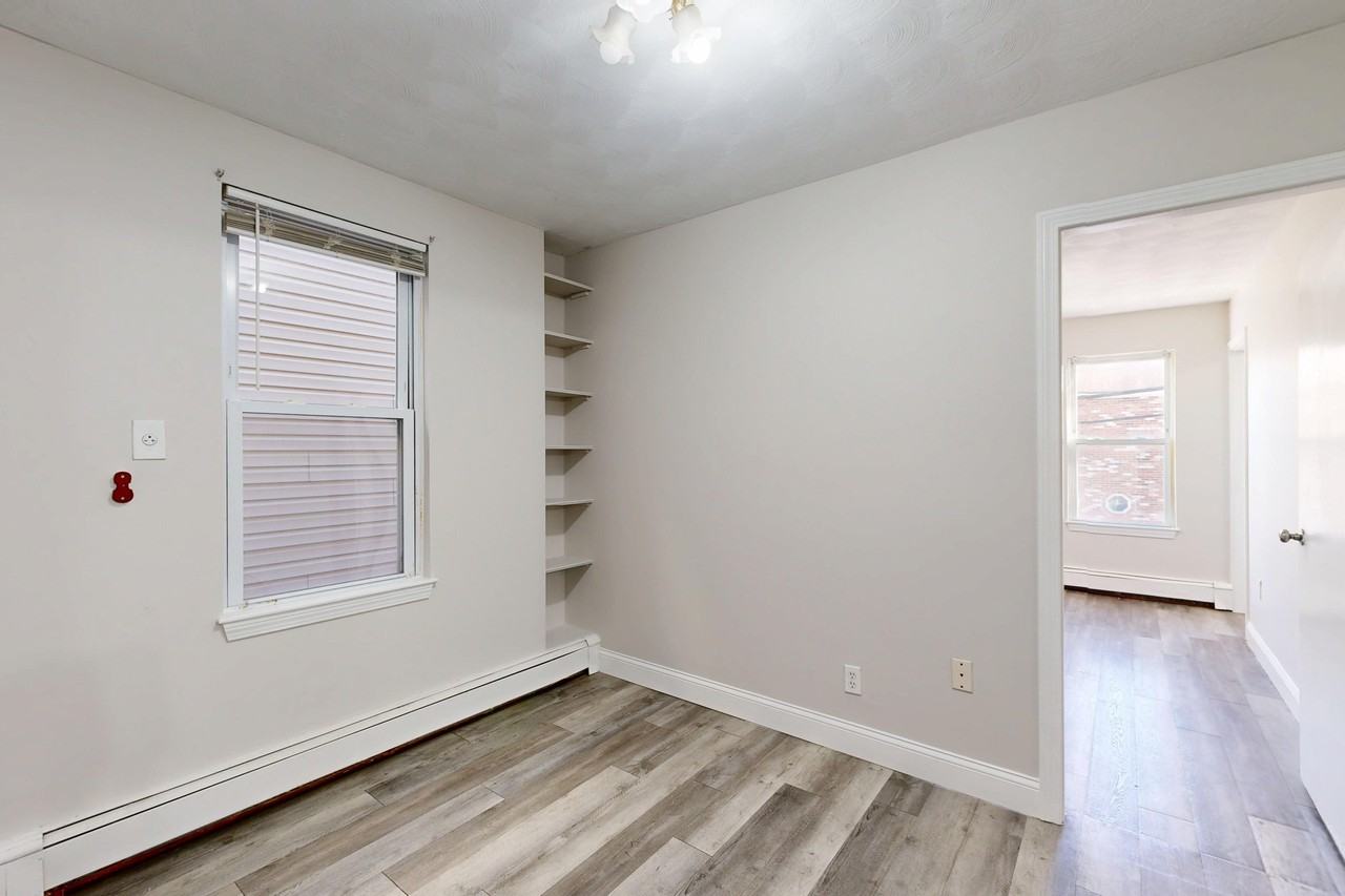 165 16.5 Bremen Street16.5 Bremen Street - 2 #2 - Photo 6 of 20