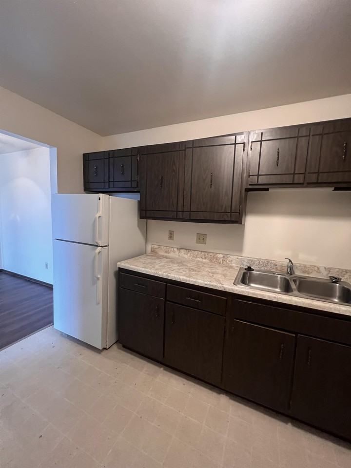 3045 86th Street - Photo 3 of 12