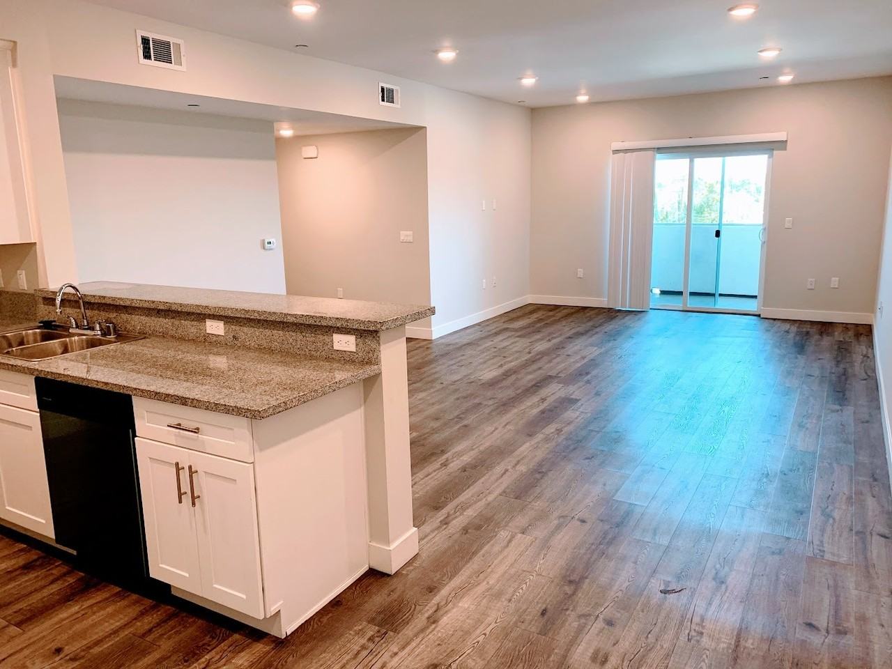 ROSCOE (14333) - Photo 7 of 44