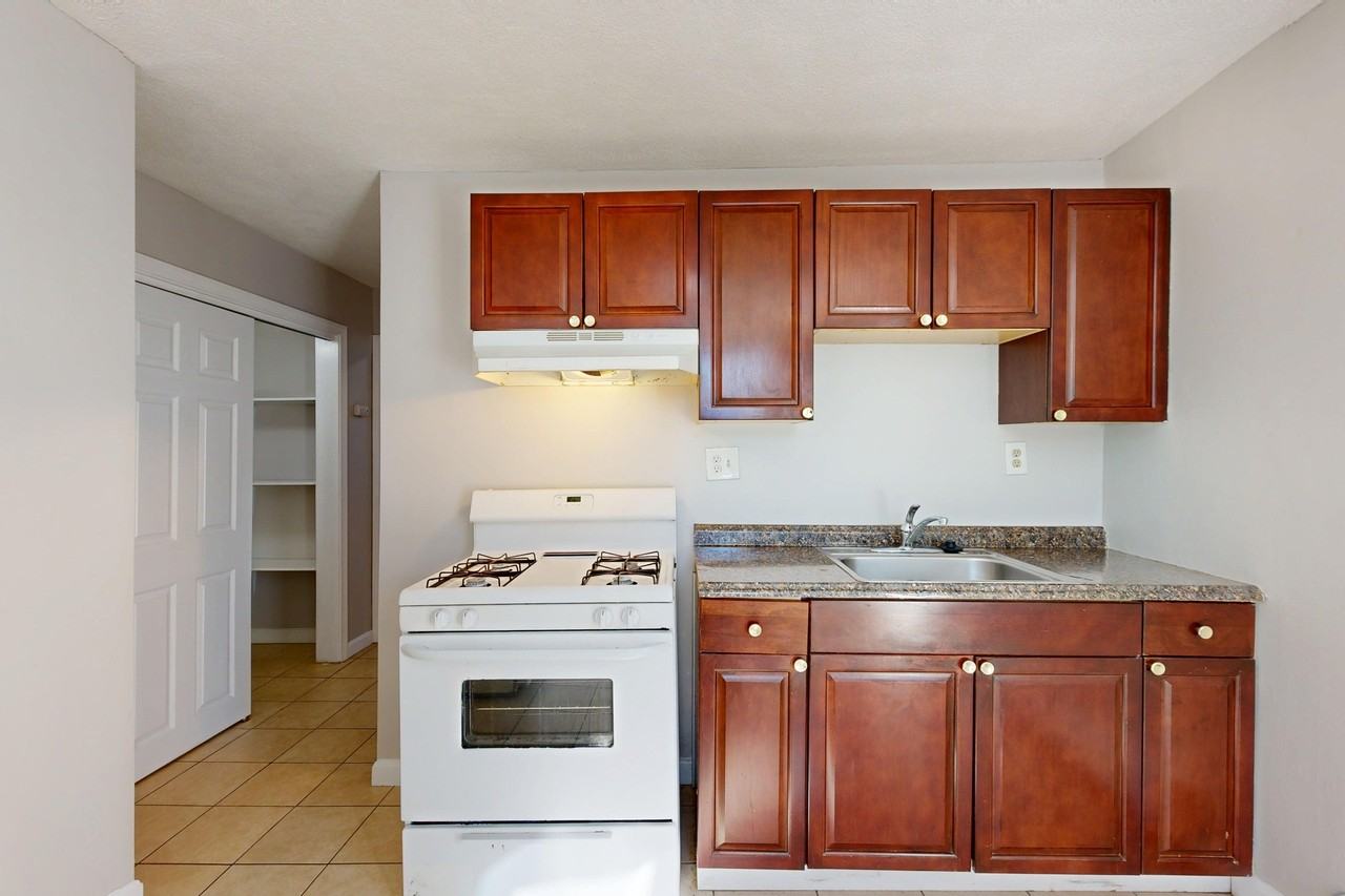 163-165 Hichborn St - Photo 2 of 29