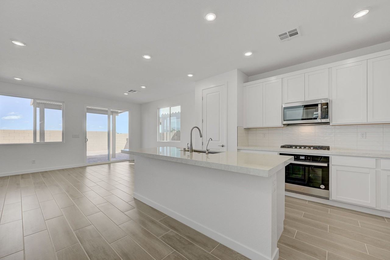 8532 W Agate Ave #1 - Photo 5 of 49