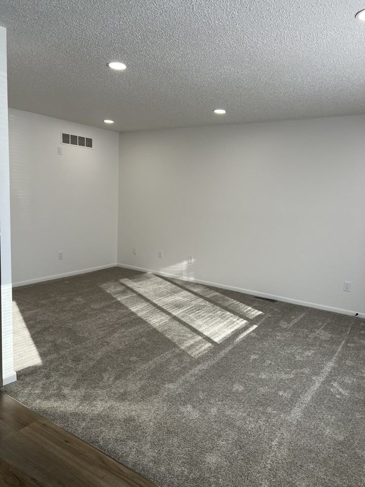 5324 Jennifer Dr #5324 - Photo 3 of 18