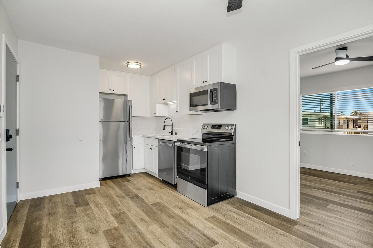 4142 44th Street - Photo 6 of 50