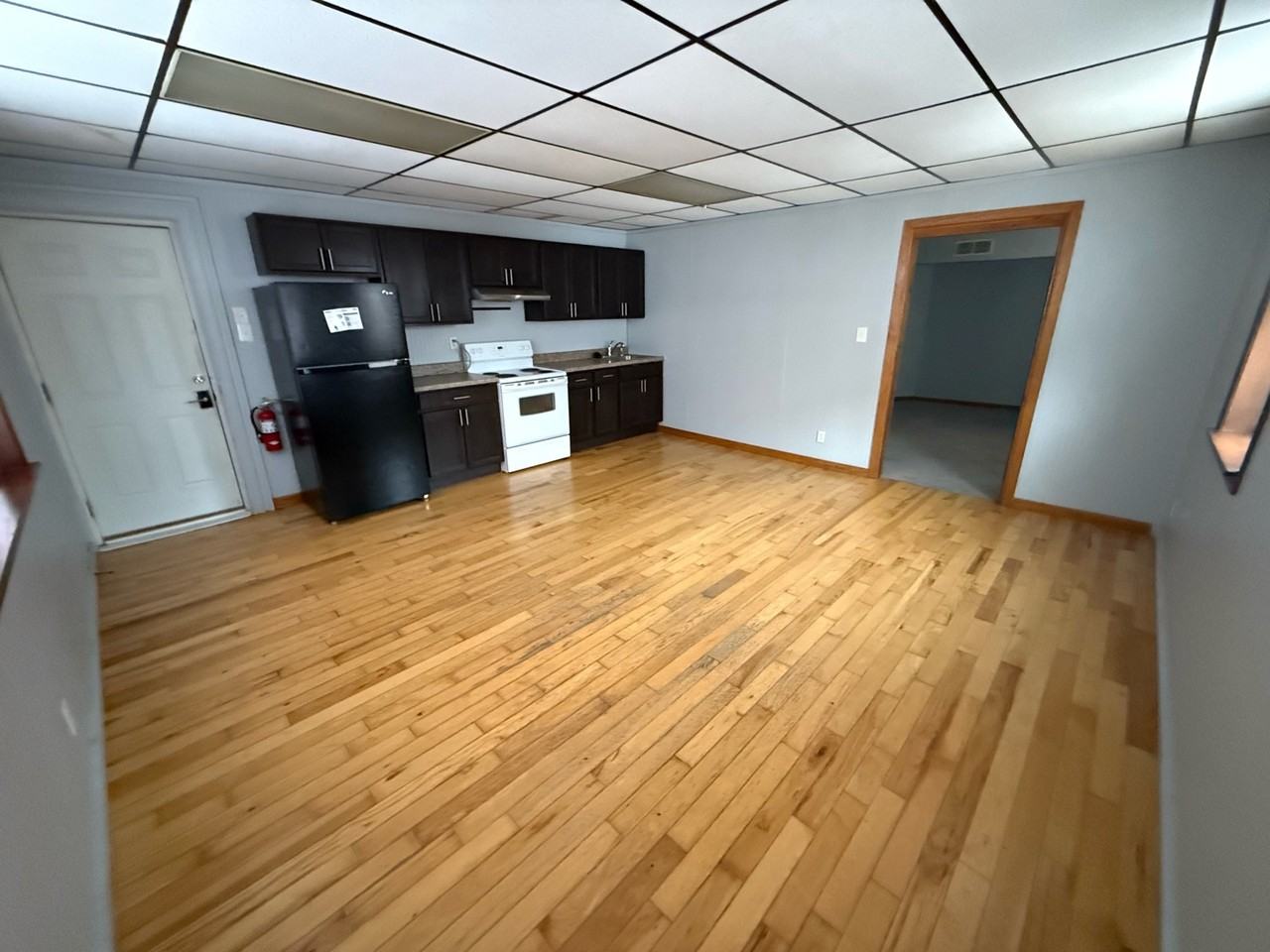 1560 Iowa - Photo 2 of 21