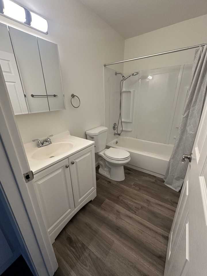 2236 Hillsborough Ct #8 - Photo 6 of 13