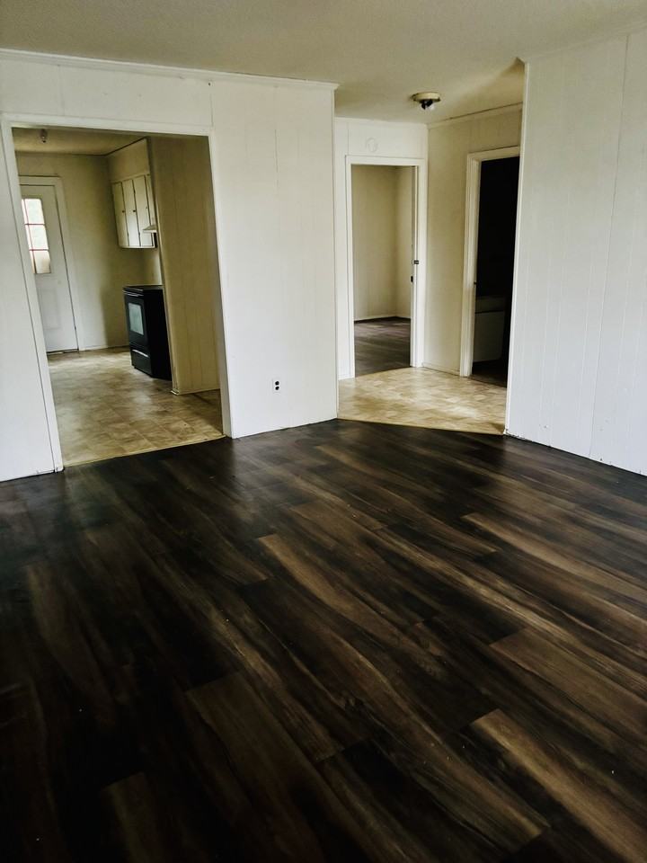 1029 North McLemore Avenue - Photo 2 of 6