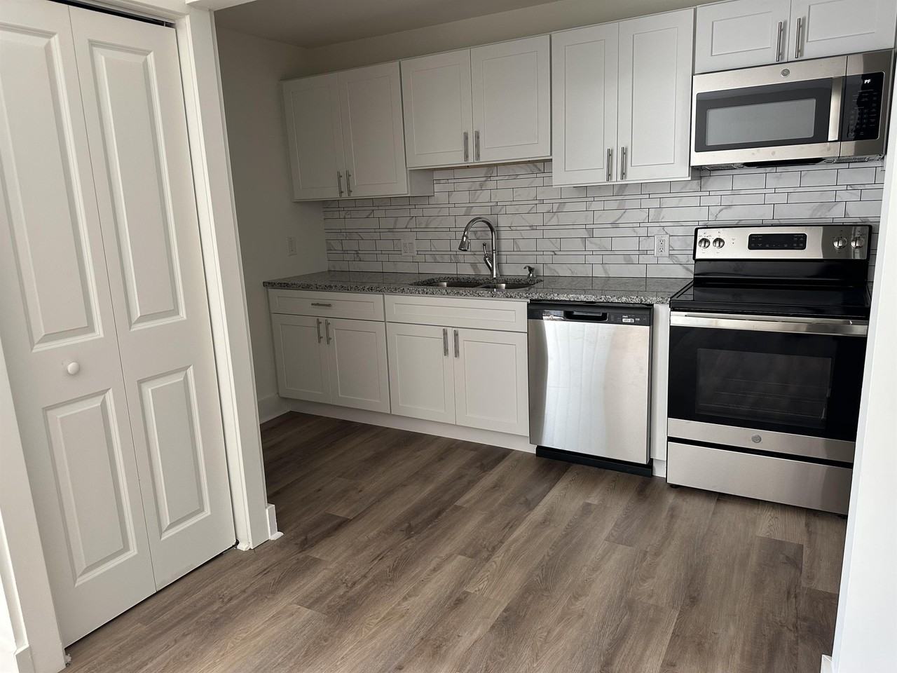 Jones St Apartments LLC - Photo 3 of 18