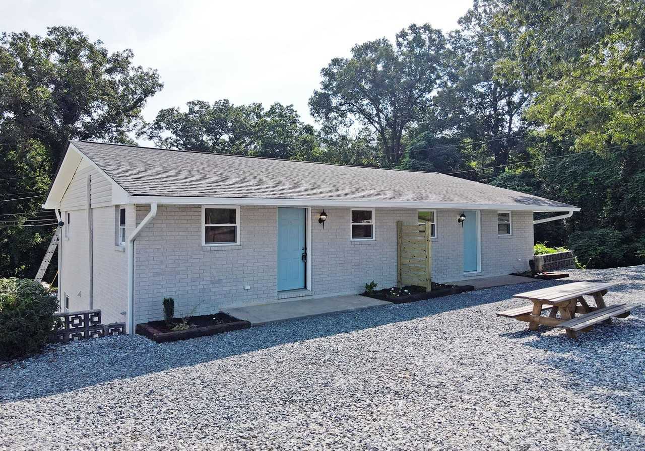 Jones St Apartments LLC - Photo 3 of 22