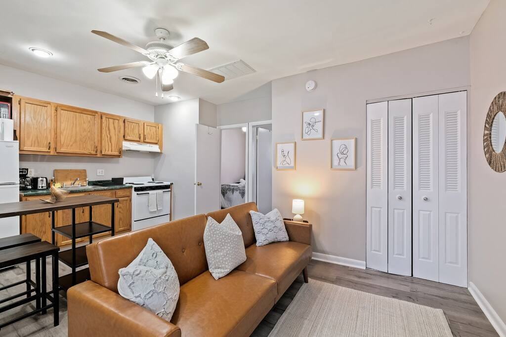 802 S. 10th St - Photo 6 of 9