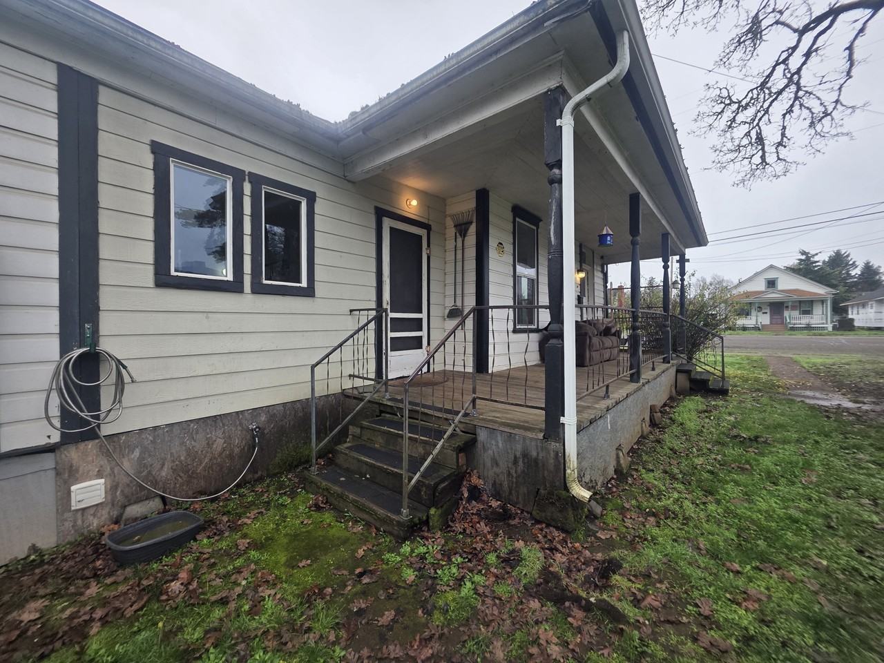 634 Southwest Church Street - Photo 2 of 20