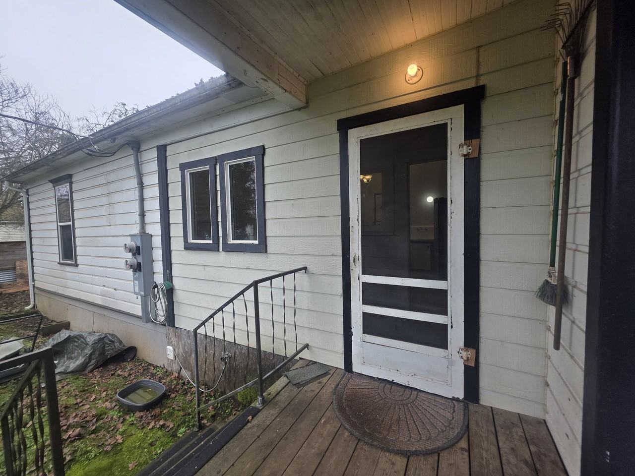 634 Southwest Church Street - Photo 4 of 20