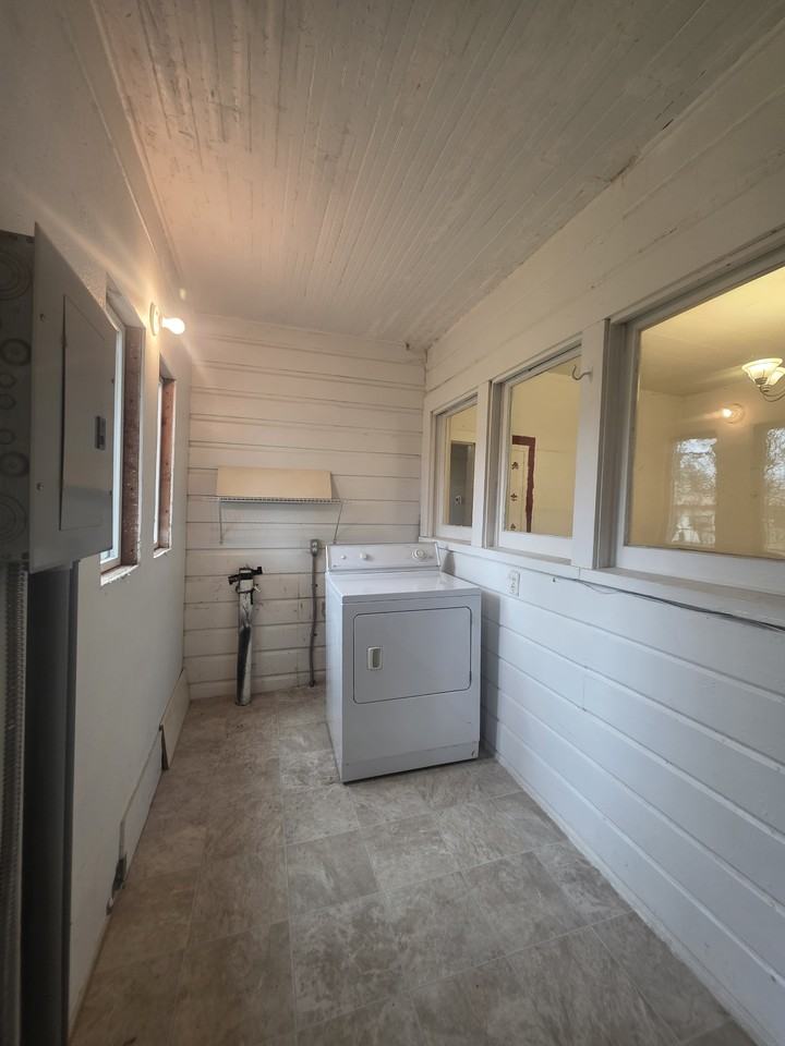 634 Southwest Church Street - Photo 5 of 20