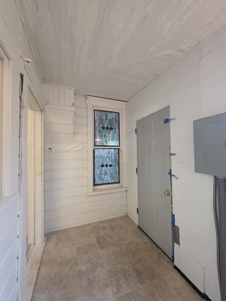 634 Southwest Church Street - Photo 6 of 20