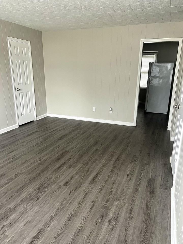 65-75 McIntyre - Photo 6 of 20