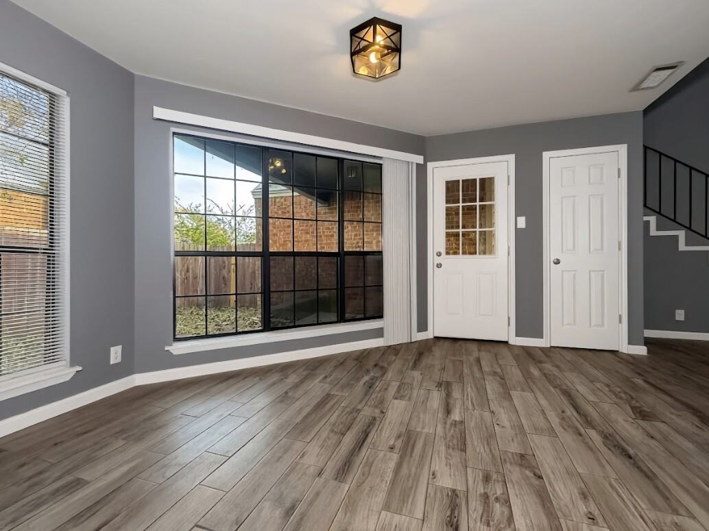 1900 West Taylor Street - Photo 5 of 35