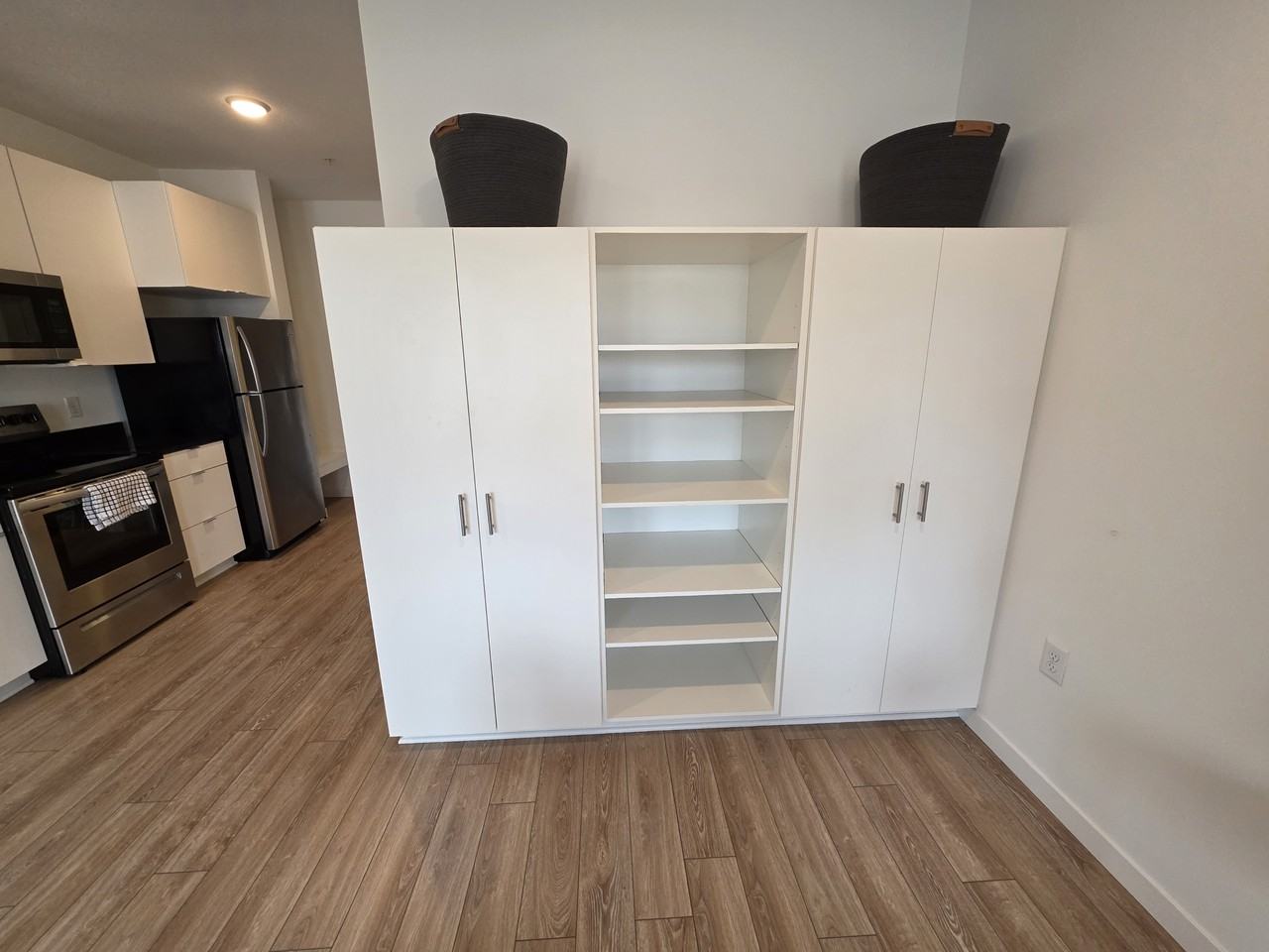 811 East Lake Street - Photo 4 of 17