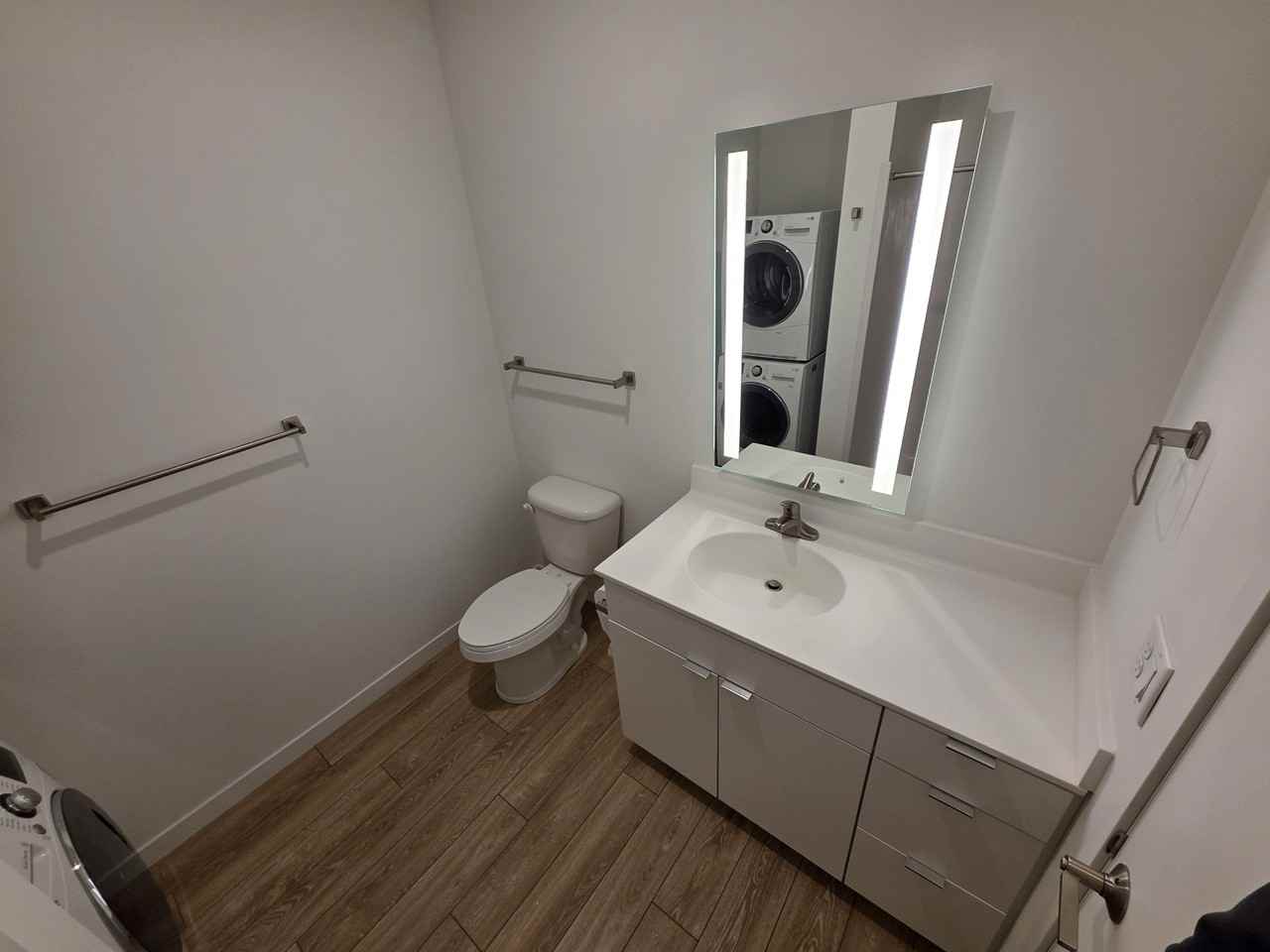 811 East Lake Street - Photo 5 of 17