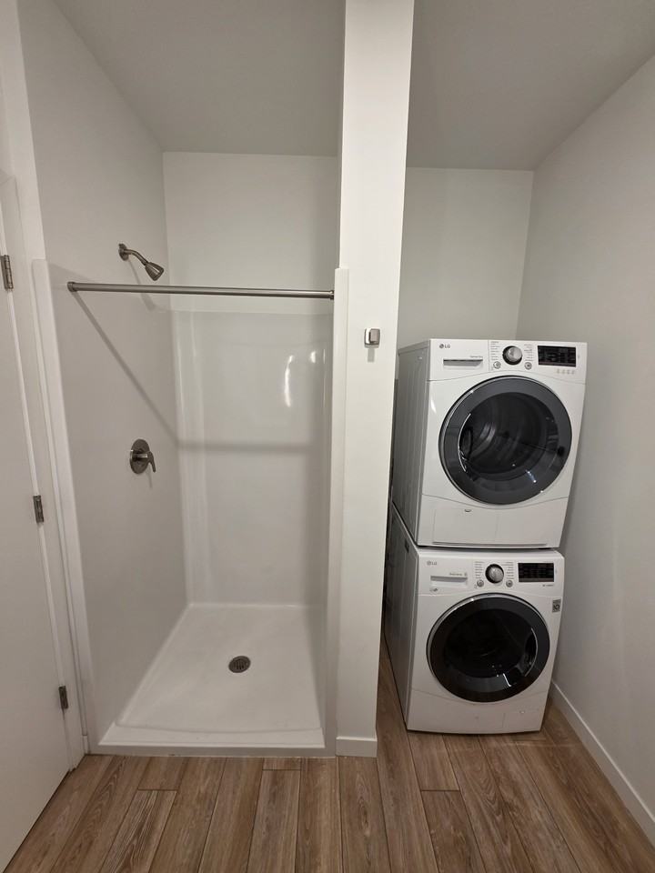 811 East Lake Street - Photo 6 of 17