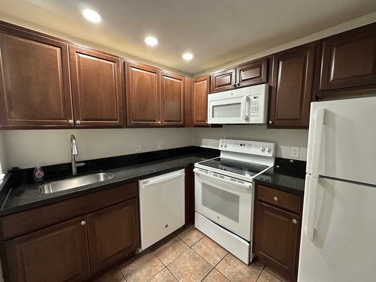 32 Annese Road - Photo 5 of 11