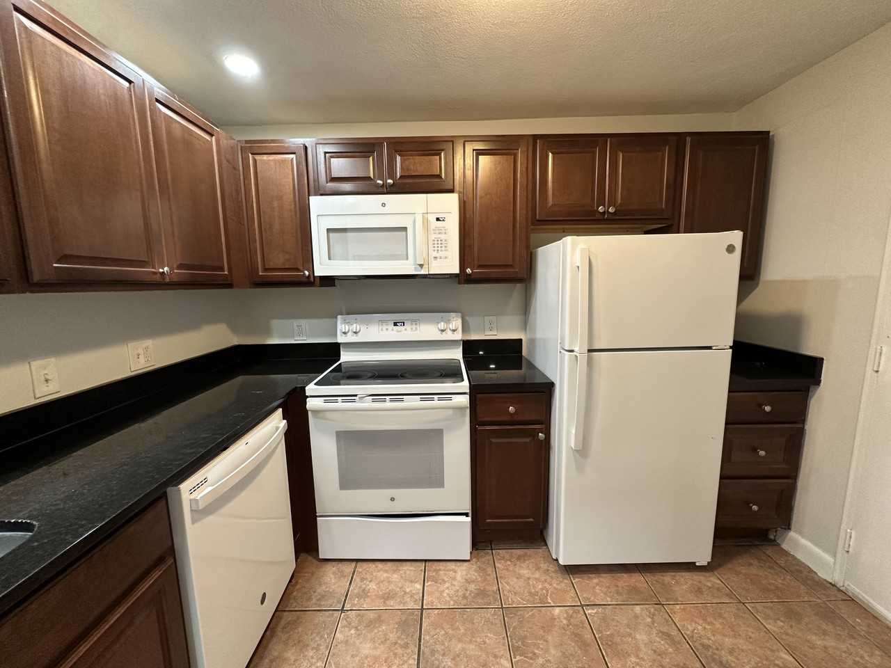 32 Annese Road - Photo 6 of 11