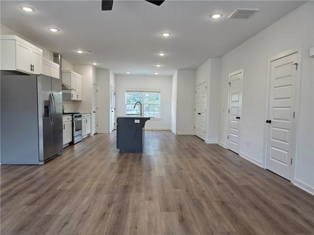 990 N Crater Ave #1 - Photo 4 of 19