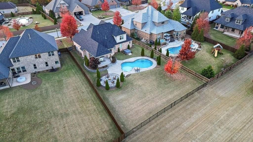 504 Ne Green Creek Rd - Photo 3 of 38