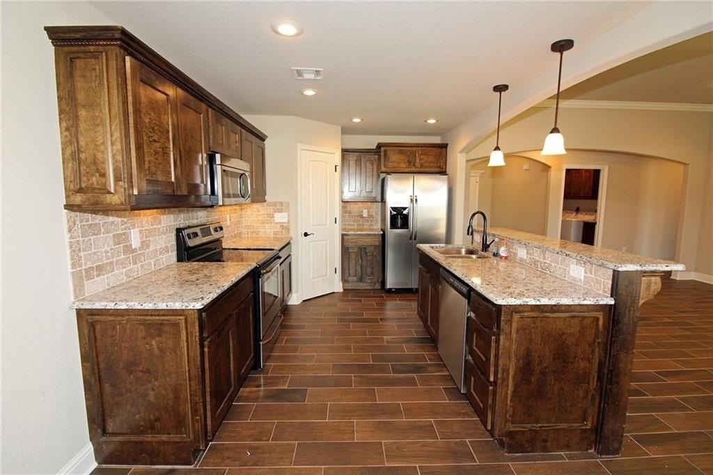 2303 Sw Elington St - Photo 2 of 14